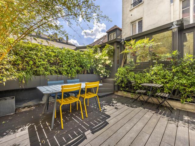 Paris 15e ENTREPRENEURS / COMMERCE Appartement 5 pièces 96,13m² Carrez 3 chambres Terrasse