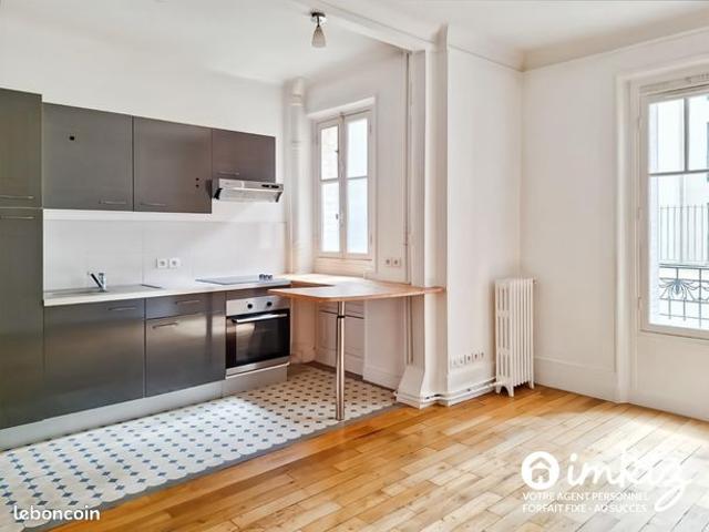 Paris 15ème 44 m² traversant, calme et lumineux
