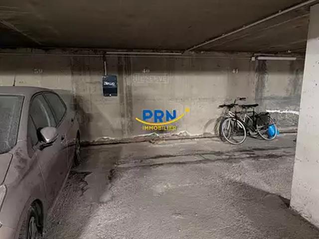 Paris 15ème 75015 Location parking au dernier étage