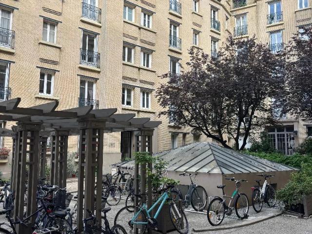 Paris 15ème Appartement 2 pièces de 38.08m² loué meublé
