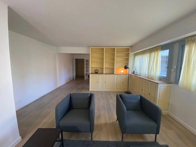 Paris 15ème Appartement meublé 6 pièces de 128.84 m2