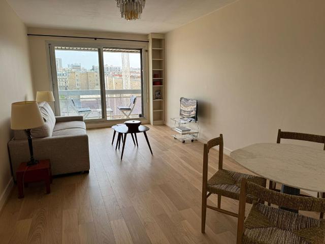 Paris 15ème Lecourbe Studio Balcon 33.5 m²