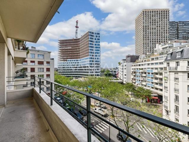 Paris 15ème Lumineux 3 pièces avec balcon et vue dégagée