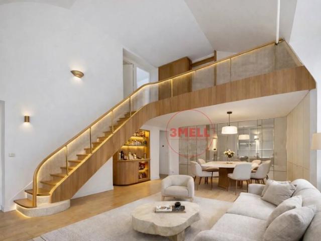 Paris 16 Victor Hugo – Duplex dernier étage 105 m² au sol