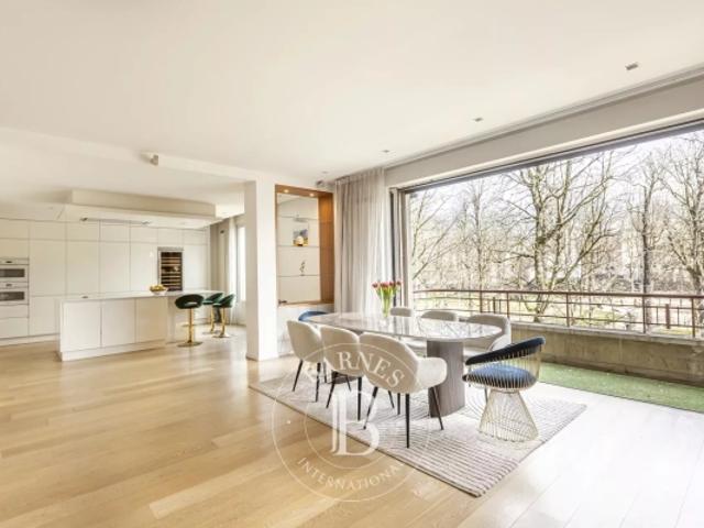 Bien sous offre acceptée Paris 16 Muette/Raphael Appartement 4 chambres