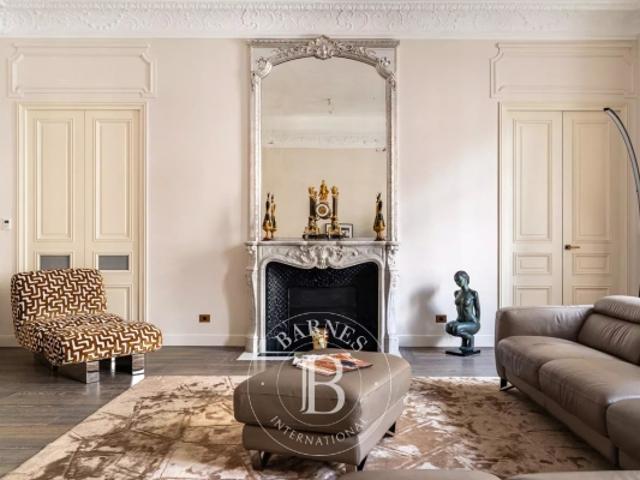 Paris 16 Place des Etats Unis Appartement 4/5 chambres de réception et familial