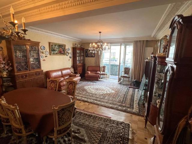 Paris 16e – Rue de la Pompe | Appartement traversant avec balcon – 109 m²
