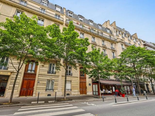 PARIS 16? – MICHEL ANGE – 2 PIÈCES DE 42 M² – CHARME DE L'ANCIEN – FORT POTENTIEL