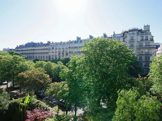 Paris 16e FLANDRIN / HENRI MARTIN Appartement 6 pièces 246,65m² Carrez 3 chambres Vue dégagée Balcon