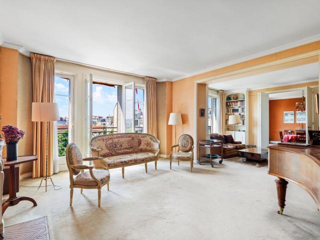Paris 16e, place Rodin, appartement de 200m2, 4 chambres étage élevé vue dégagée, immeuble PDT