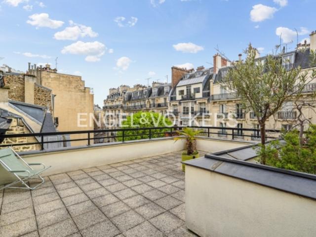 Paris 16ème Passy Atelier d'artiste avec terrasse de 33 m²