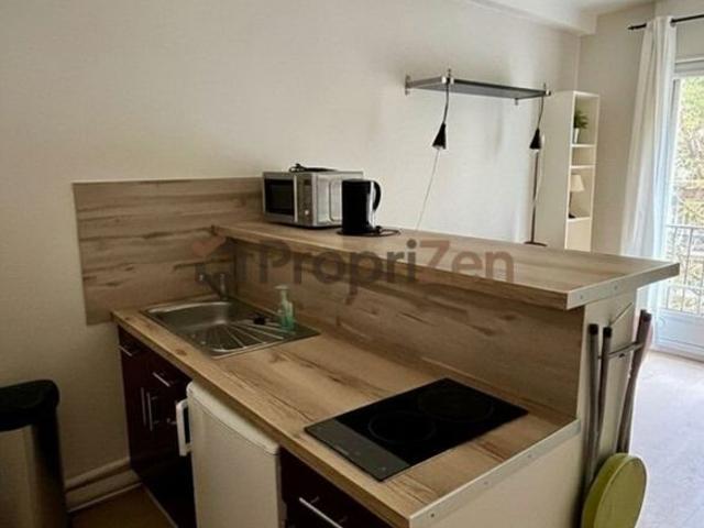 Paris 16ème: Studio 19m² lumineux, 2e étage, Av. Hubert Germain