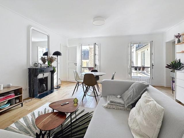 Paris 18 limite 9 Bel appartement 2 pièces 5è étage asce. 52m² Paris 18ème