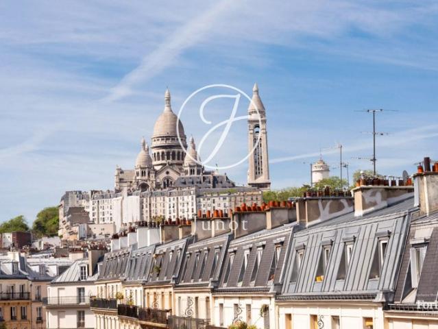 Paris 18e CHÂTEAU ROUGE / RUE DE SUEZ Appartement 2 pièces 47,56m² Carrez 50.57m² au sol 1 chambre Vue dégagée Dernier étage