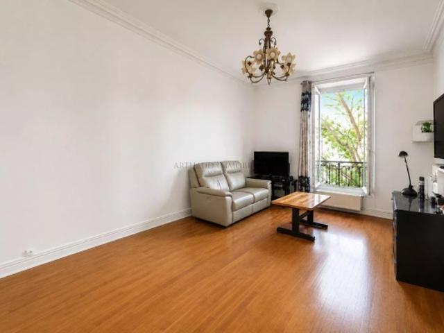 PARIS 18e – Boulevard Ornano – Charmant appartement de 46 m²