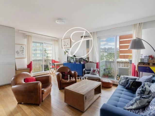 Paris 18e BELLIARD Appartement à vendre 75,23m² Carrez 2 chambres Deux balcons filant