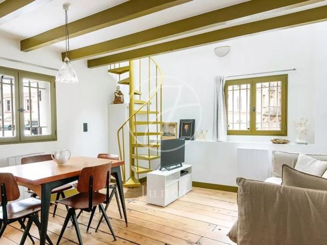 Paris 18e MONTMARTRE / ABBESSES Maison à vendre 2 pièces 26,08m² Carrez 1 chambre 1 étage