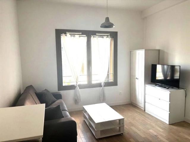PARIS 19ème, Studio meublé 24m² en étage avec ascenseur