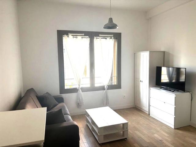 PARIS 19ème, Studio meublé 24m² en étage avec ascenseur