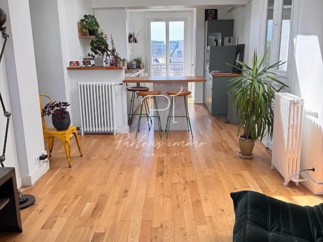 Paris 20e Rue du Borégo | Dernier étage baigné de lumière