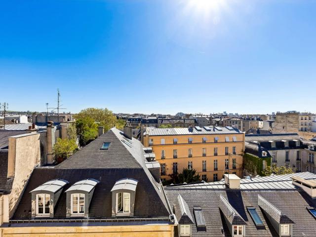 Paris 3e FRANC BOURGEOIS – 2 pièces – 60,80 m² Carrez 65,78m² au sol – Dernier étage Ascenseur Vues dégagées
