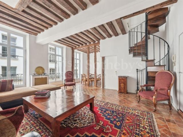 Paris 3ème Bretagne/Turenne Charmant duplex de 94.96 m² préservé et rénové avec goût