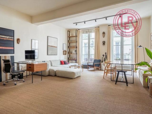 Paris 3ème Enfants Rouges Rue Charlot Appartement en Duplex