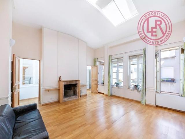 Paris 3ème Esprit maison sous les toits du Marais – 169 m² en duplex