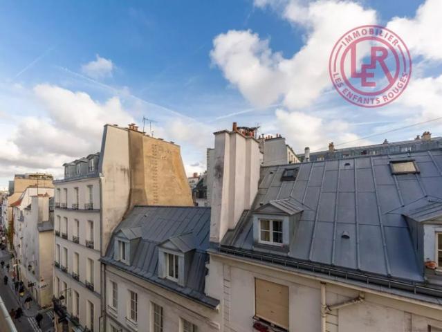 Paris 3ème Rue Vieille du Temple Magnifique 2 pièces avec vue dégagée