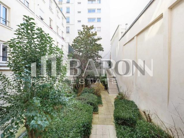 PARIS V APPARTEMENT 2 PIECES 43 M2 AVEC COMMERCIALITE