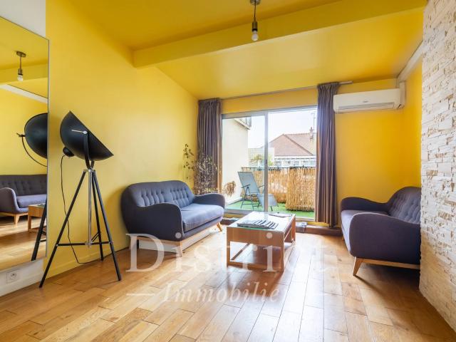 Sorbonne / Ile de la Cité. Duplex dernier étage 77m². Terrasse!