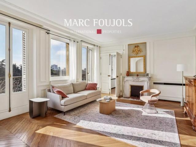 Paris VI Jardin du Luxembourg / Soufflot appartement de 100 m² en étage élévé avec balcon et sa vue panoramique