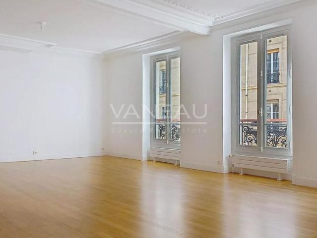 PARIS VI RUE DU CHERCHE MIDI APPARTEMENT AVEC DEUX CHAMBRES