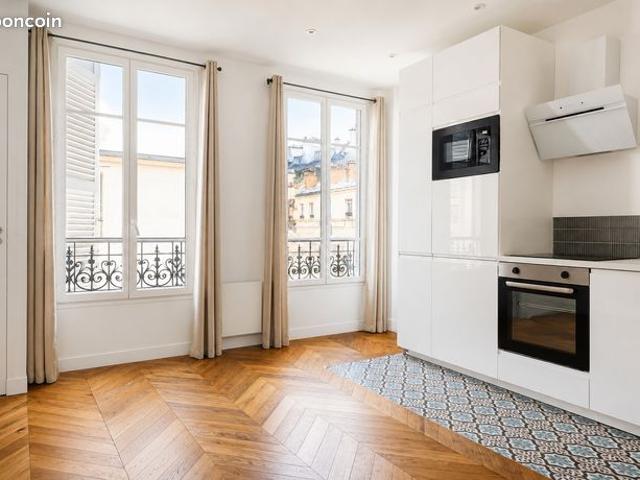 PARIS VIIe RUE DE SÈVRES
