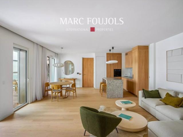Paris VIII Faubourg Saint Honoré: appartement de 94 m² avec sa terrasse de 24 m²