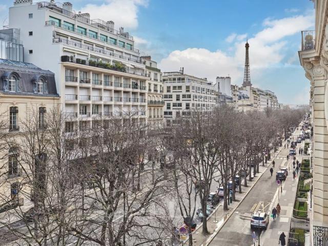 Paris VIIIe Avenue Montaigne