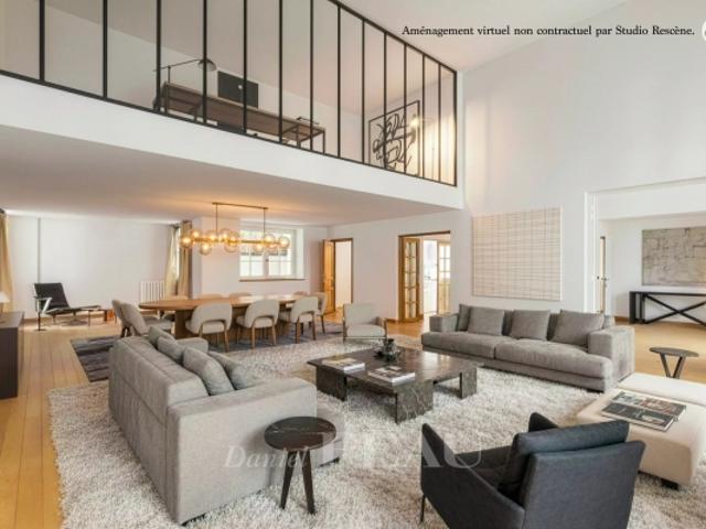 Paris VIIIe Faubourg Saint Honoré/Bristol Duplex sur jardin 230 m² 4 chambres et un parking