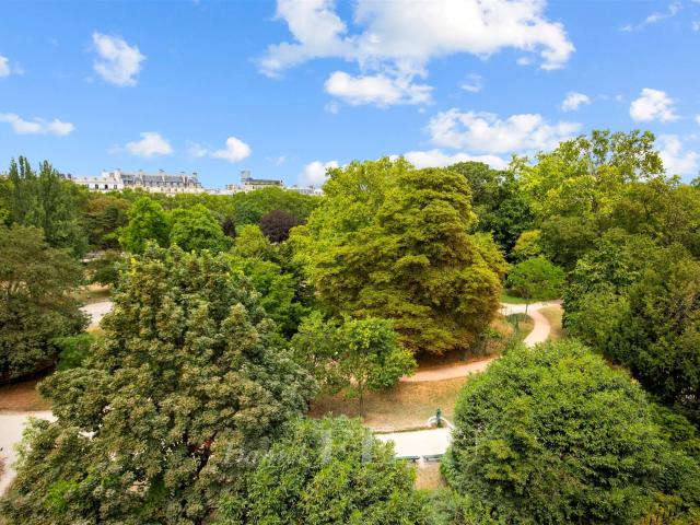 Paris VIIIe Parc Monceau Duplex dernier étage de 252 m². 251m² Paris 8ème