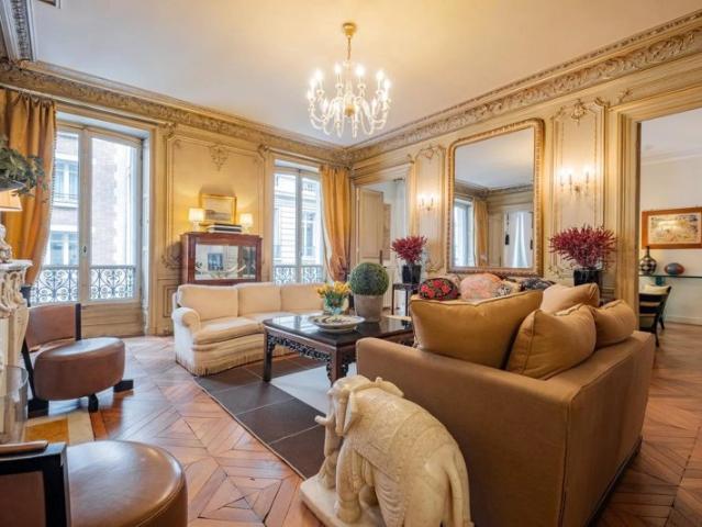 Paris VIIIeme Appartement familial et de reception 3 chambres