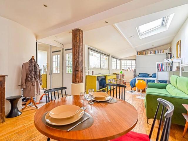 Paris X Canal Saint Martin Loft atelier 58,17 m2 au sol 51,76 m2 LC avec cour végétalisée, esprit Maison 2 Caves