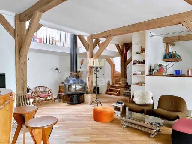 Paris XIème Quartier Popincourt Impasse privée Appartement/Maison esprit loft 98m2