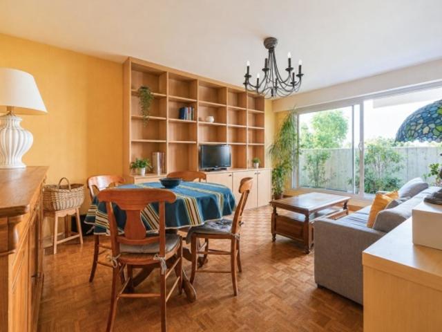 PARIS XII Appartement avec un balcon