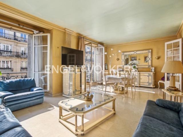 Paris XII Bel appartement familial lumineux en étage élevé Q