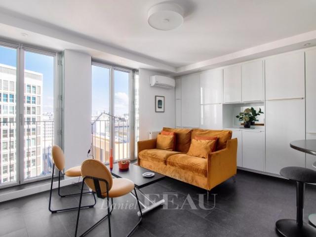 PARIS XIIe RUE DE BERCY