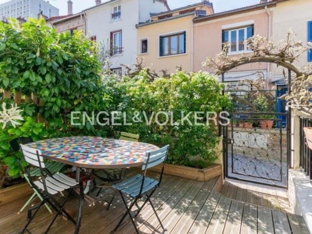 Paris XIX/Mouzaïa: Charmante maison de 5 pièces sur trois nivea