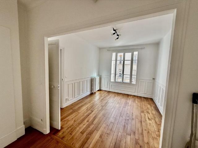 Paris XVème, Charles Michels/ Felix Faure, Beau 2 pièces refait à neuf