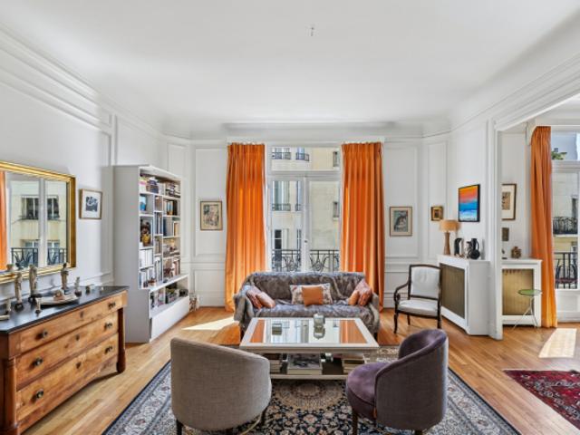 Paris XVI Appartement de charme 4 pièces au calme Jasmin