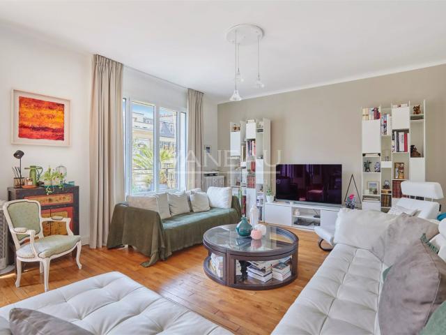 Paris Xvi Appartement familial avec extérieur, en étage él. 159m² Paris 16ème