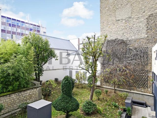 PARIS XVI LA MUETTE / TROCADERO STUDIO 30 M2