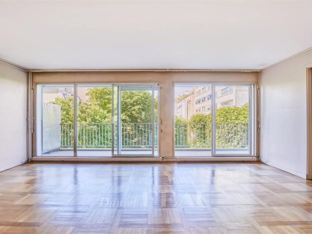 Paris XVIe Muette / la Tour Balcons et parking 117m² Paris 16ème